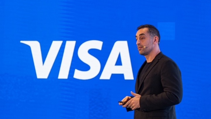 Visa Connect Amman - Speaker on the stage